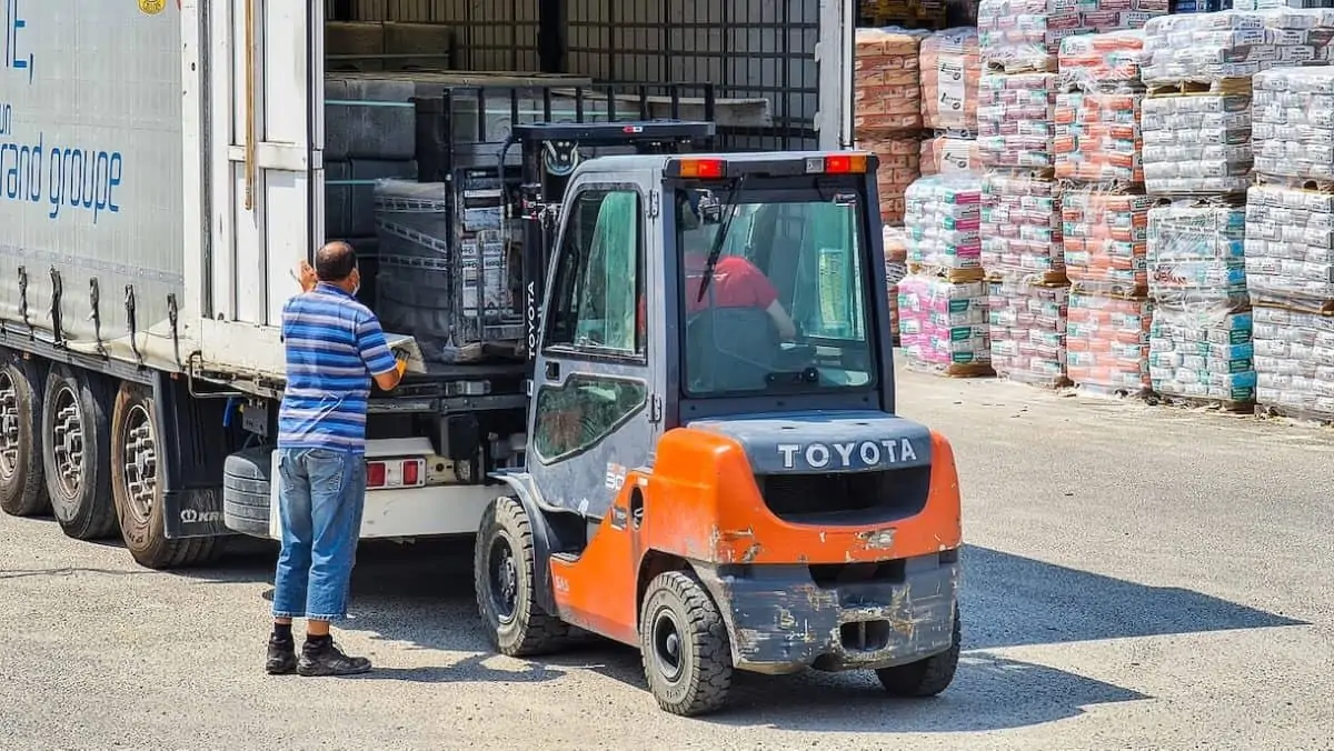 When to Call for LTL Trucking!