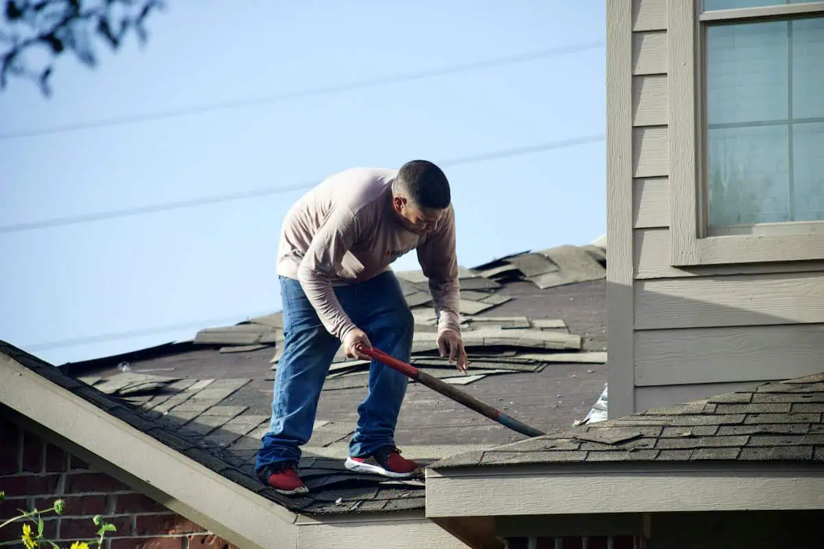 Top Signs You Need Roof Repair in Baton Rouge Before the Next Hurricane Season!